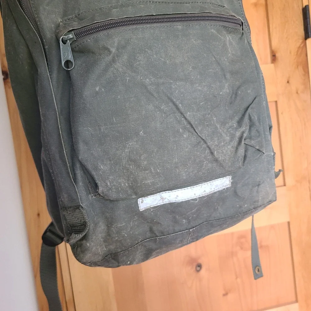 Fjallraven Kanken Mini Dark Green Canvas Backpack Classic Boxy School Travel